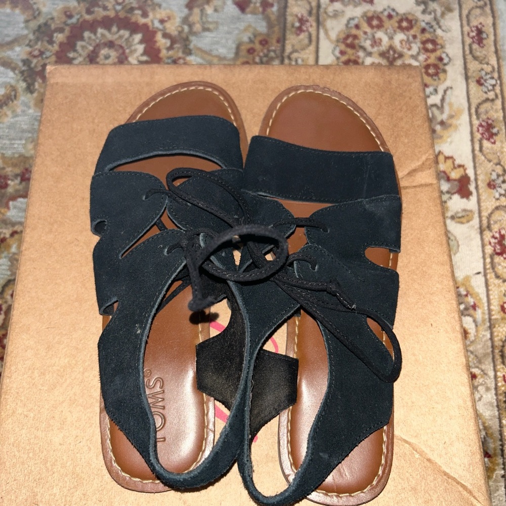 TOMS Women's Size 8 Black Calipso Faux Suede Lace-Up Tie Gladiator Flat Sandals